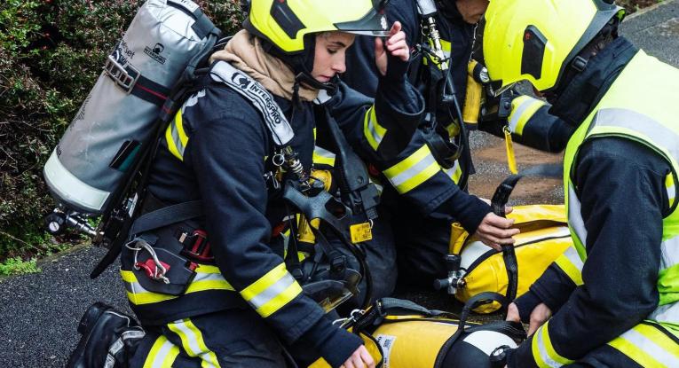 Elsie doing a breathing apparatus exercise